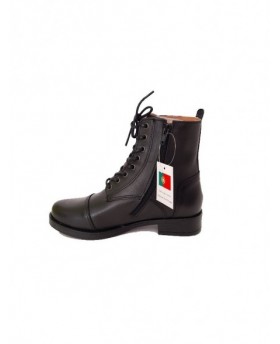 Bota militar de senhora com fecho