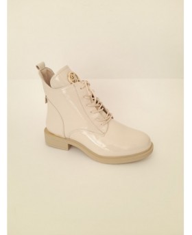 Bota com fecho lateral e...