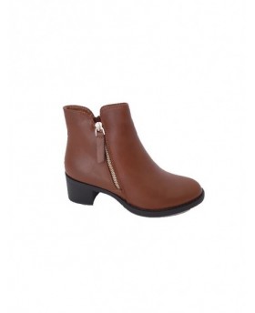 Bota de senhora com tacão
