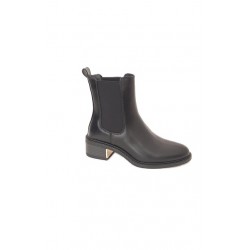 Bota de senhora de tacão...